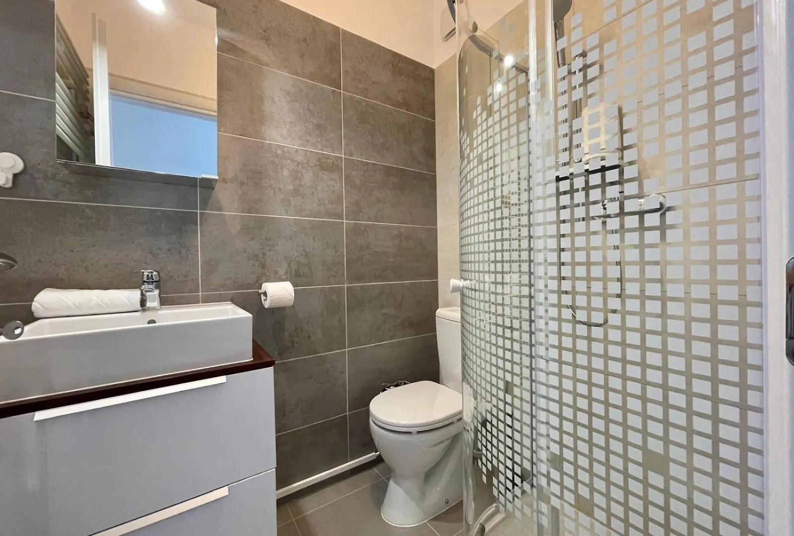 Apartment No 207 Lebada Lake Residence Bükreş Romanya